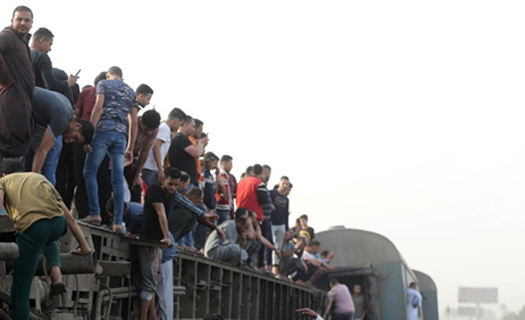 Gần 100 người bị thương do tai nạn lật tàu hỏa tại Ai Cập